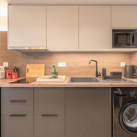 Beautiful & Renovated Aprtm In Piraeus Apartment ภายนอก รูปภาพ