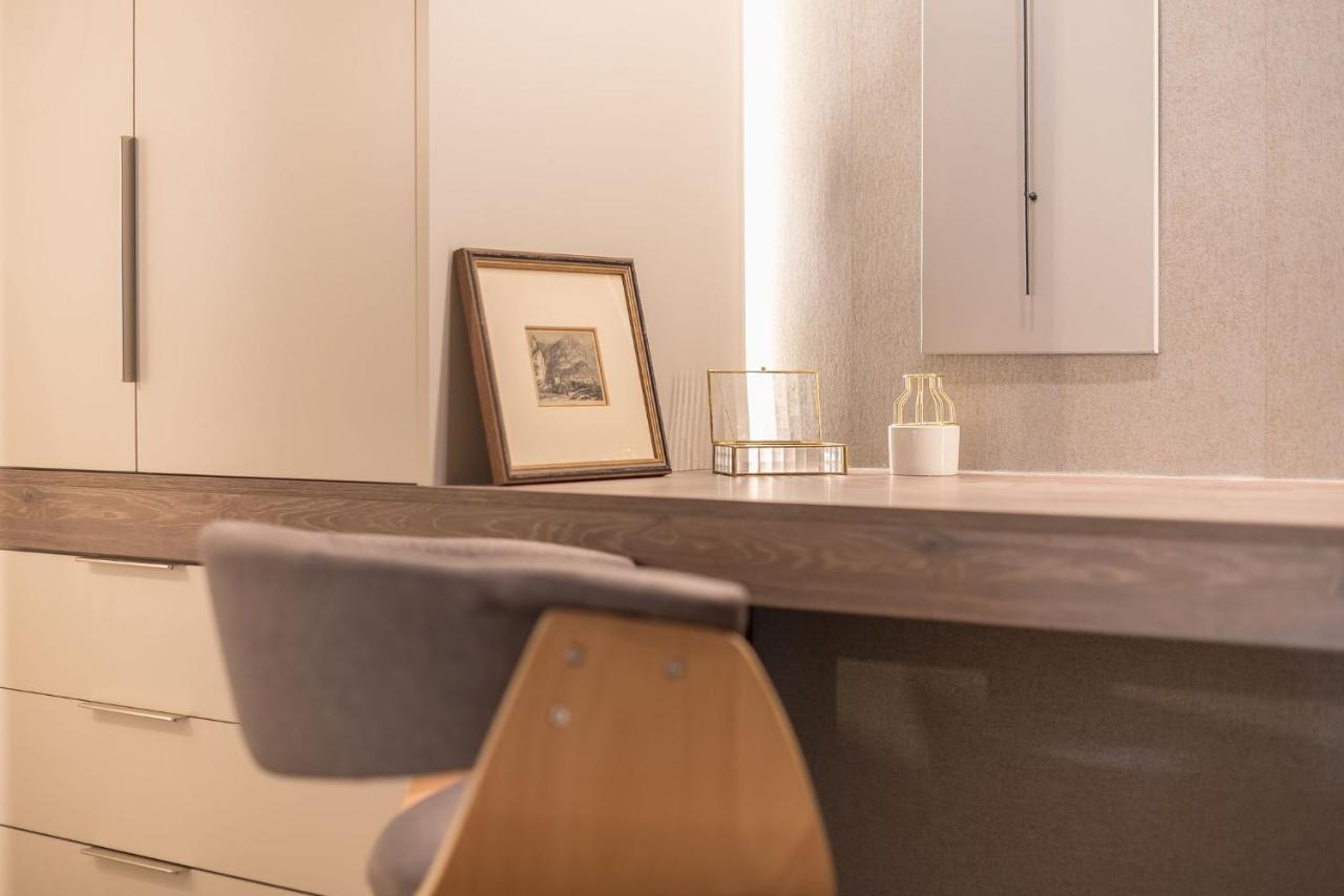 Beautiful & Renovated Aprtm In Piraeus Apartment ภายนอก รูปภาพ