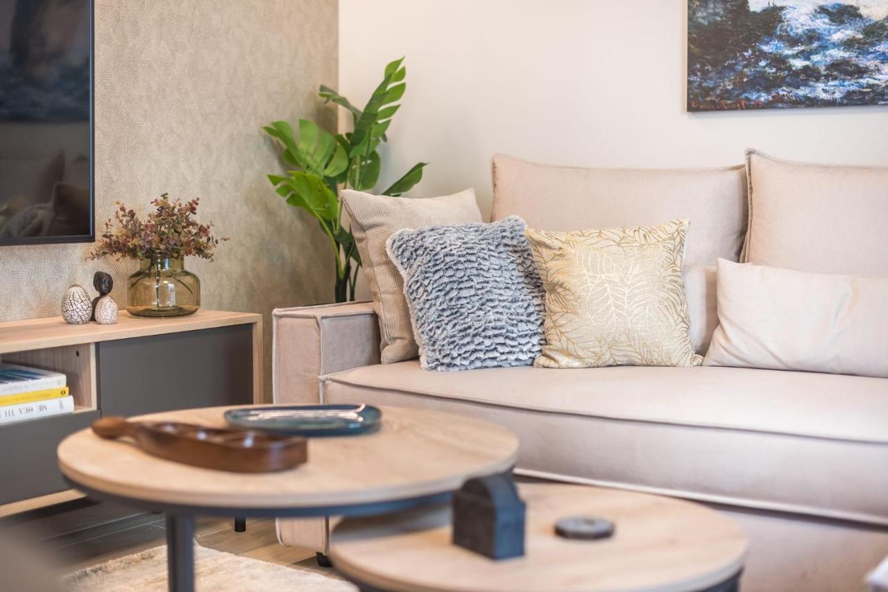 Beautiful & Renovated Aprtm In Piraeus Apartment ภายนอก รูปภาพ