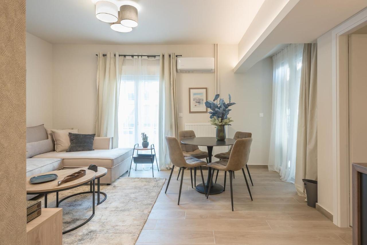 Beautiful & Renovated Aprtm In Piraeus Apartment ภายนอก รูปภาพ