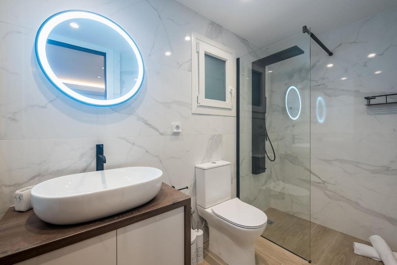 Beautiful & Renovated Aprtm In Piraeus Apartment ภายนอก รูปภาพ